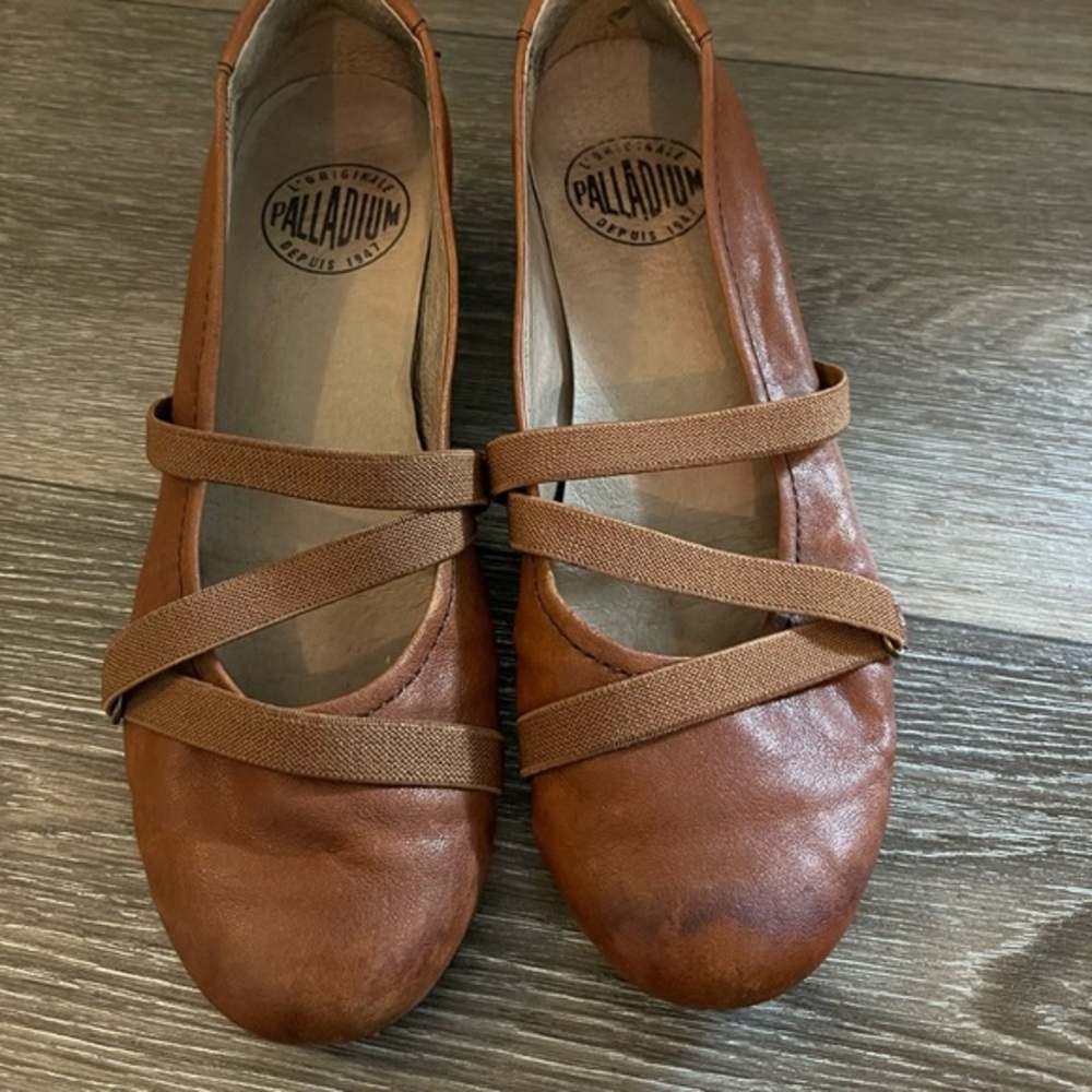 Palladium leather pallet shoes size 7